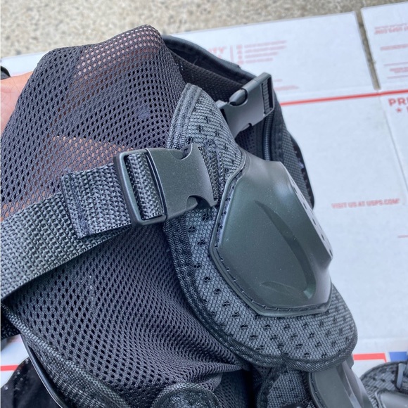 Motorcycle Rider Armor Jacket - Picture 8 of 13